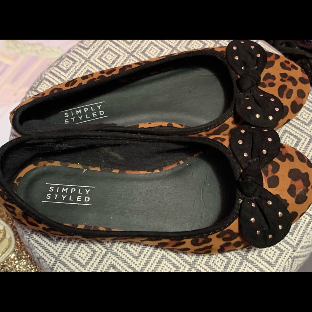Simply styled - Picture 3 of 3